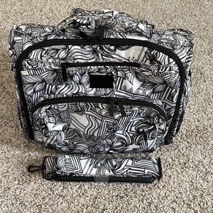 Ju-Ju-Be Black and White Baby Bag